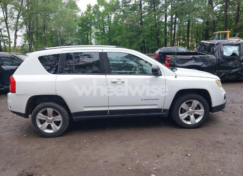 Photo 13 of 2011 Jeep Compass (VIN 1J4NT1FB4BD245580)
