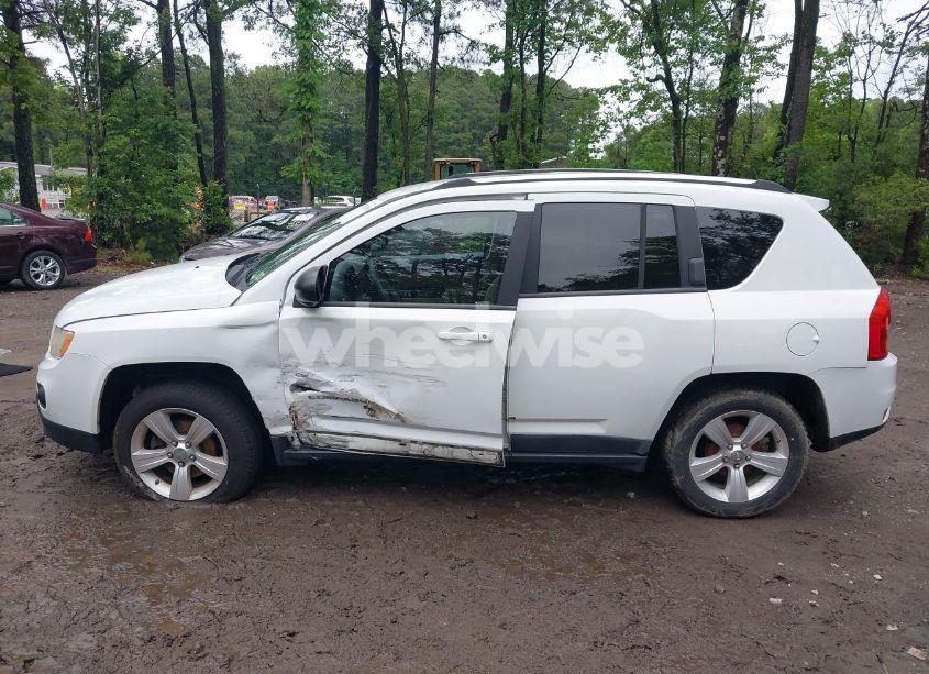 Photo 14 of 2011 Jeep Compass (VIN 1J4NT1FB4BD245580)