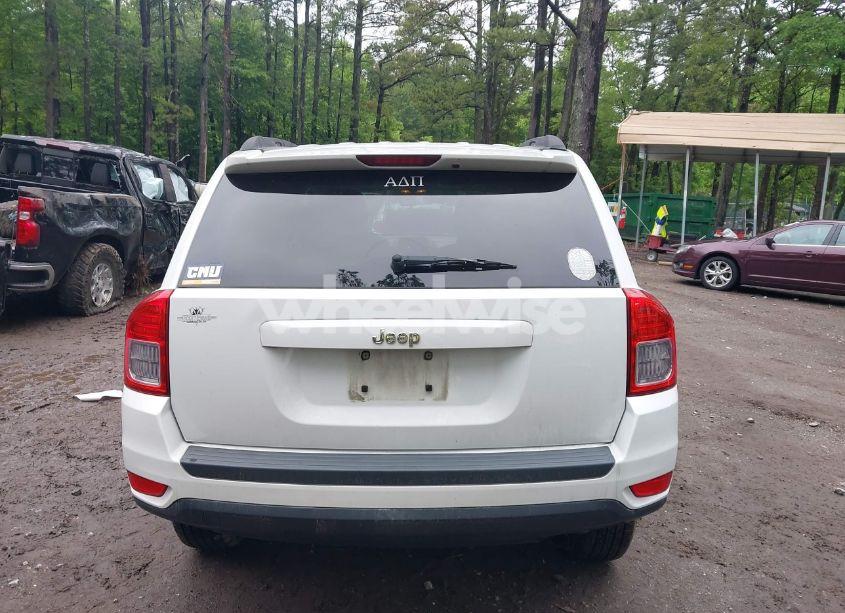 Photo 16 of 2011 Jeep Compass (VIN 1J4NT1FB4BD245580)