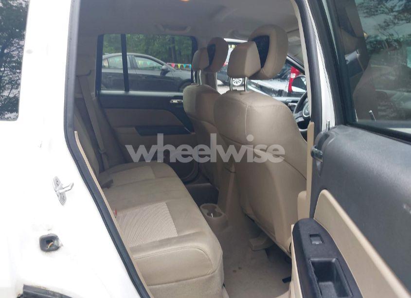 Photo 8 of 2011 Jeep Compass (VIN 1J4NT1FB4BD245580)