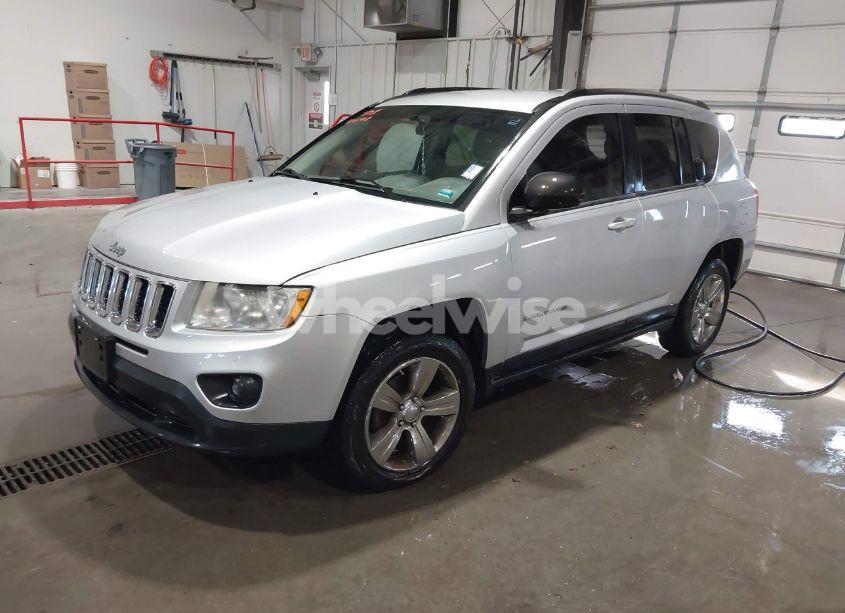 Photo 2 of 2011 Jeep Compass (VIN 1J4NT1FB4BD260693)