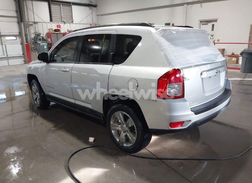 Photo 3 of 2011 Jeep Compass (VIN 1J4NT1FB4BD260693)