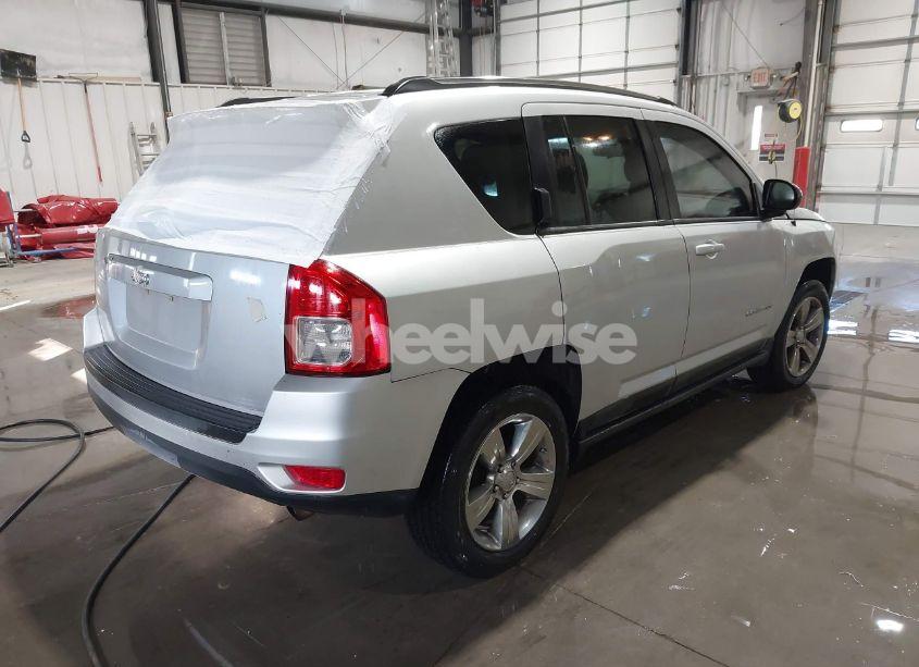Photo 4 of 2011 Jeep Compass (VIN 1J4NT1FB4BD260693)