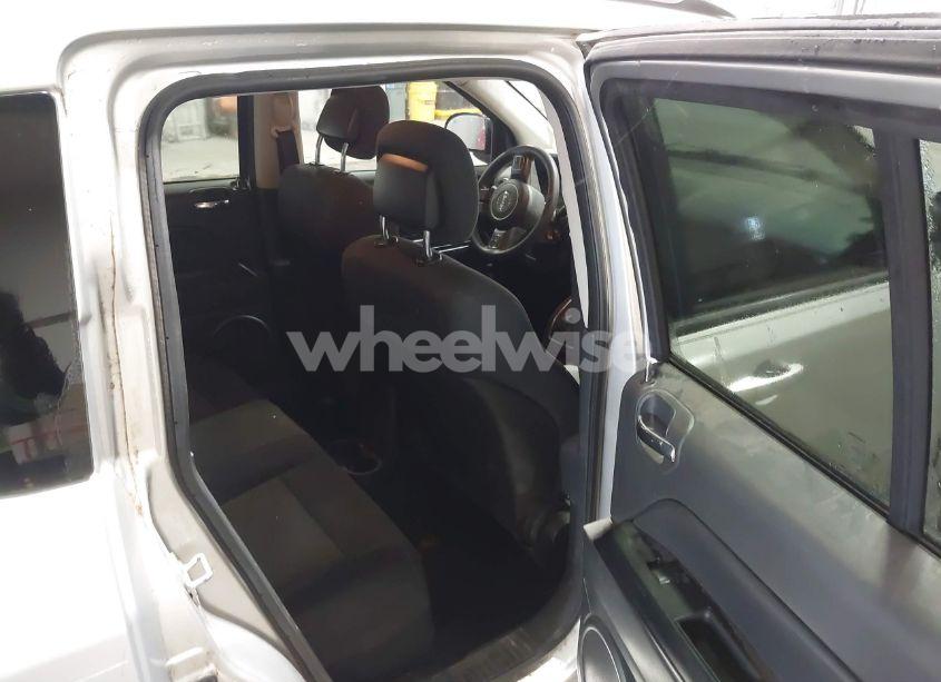 Photo 8 of 2011 Jeep Compass (VIN 1J4NT1FB4BD260693)