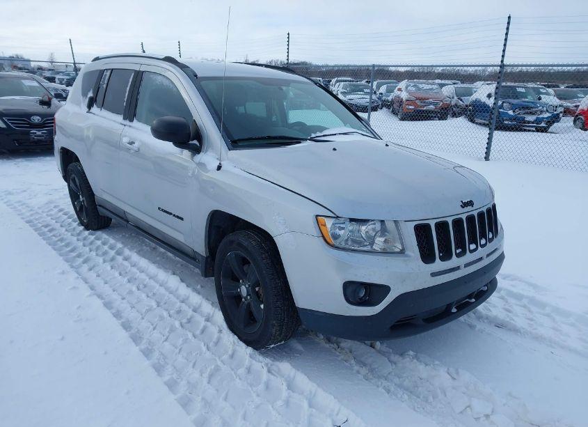 2011 Jeep Compass (VIN 1J4NT1FB5BD142457) main photo
