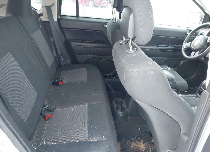 Photo 8 of 2011 Jeep Compass (VIN 1J4NT1FB5BD142457)