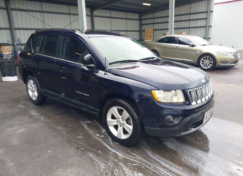 2011 Jeep Compass (VIN 1J4NT1FB5BD159565) main photo