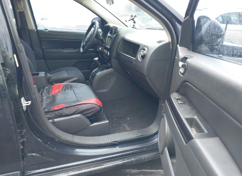 Photo 5 of 2011 Jeep Compass (VIN 1J4NT1FB5BD159565)