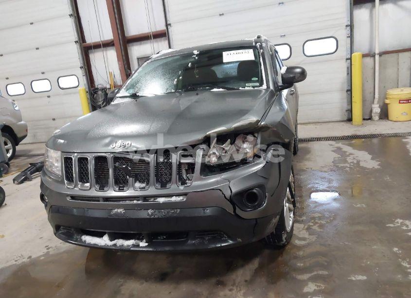 Photo 12 of 2011 Jeep Compass (VIN 1J4NT1FB5BD190346)