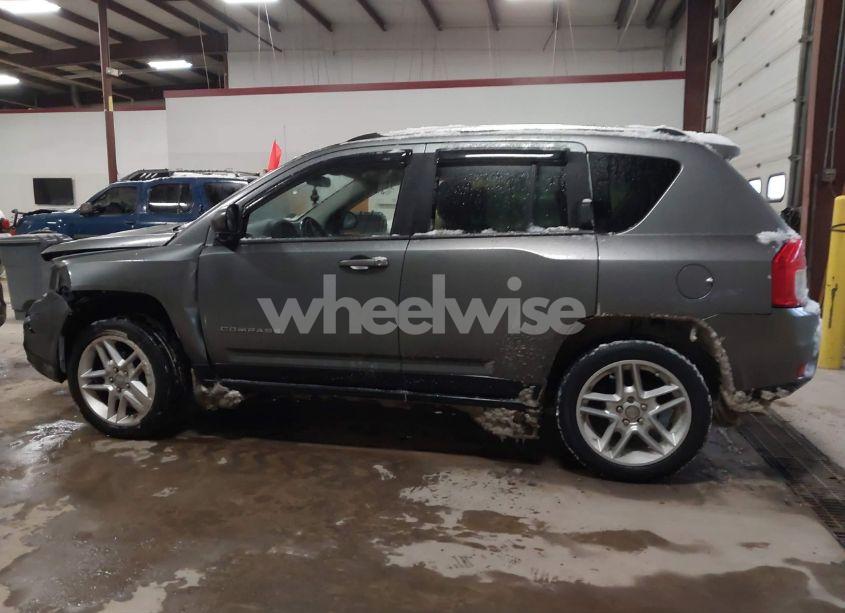 Photo 14 of 2011 Jeep Compass (VIN 1J4NT1FB5BD190346)