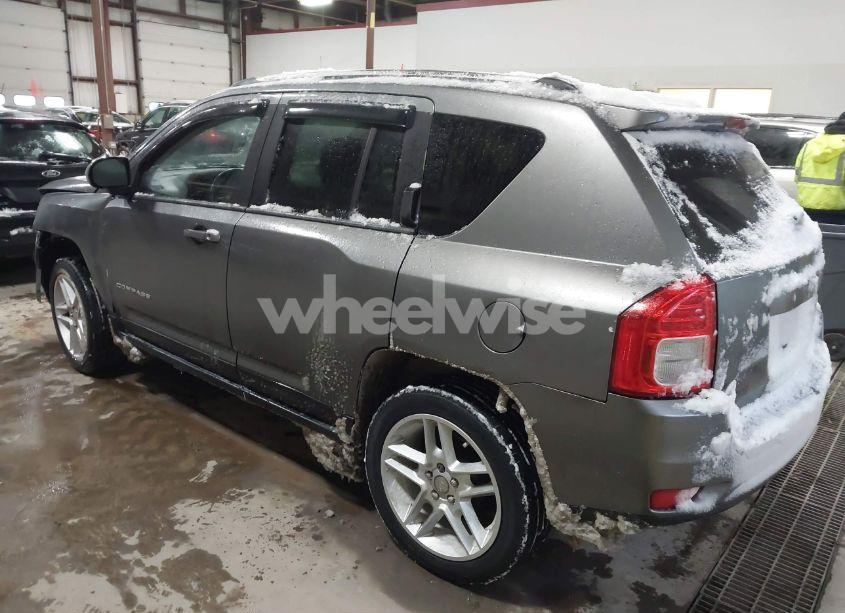 Photo 3 of 2011 Jeep Compass (VIN 1J4NT1FB5BD190346)