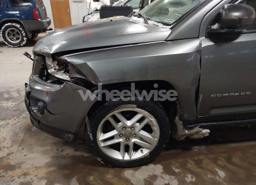 Photo 6 of 2011 Jeep Compass (VIN 1J4NT1FB5BD190346)