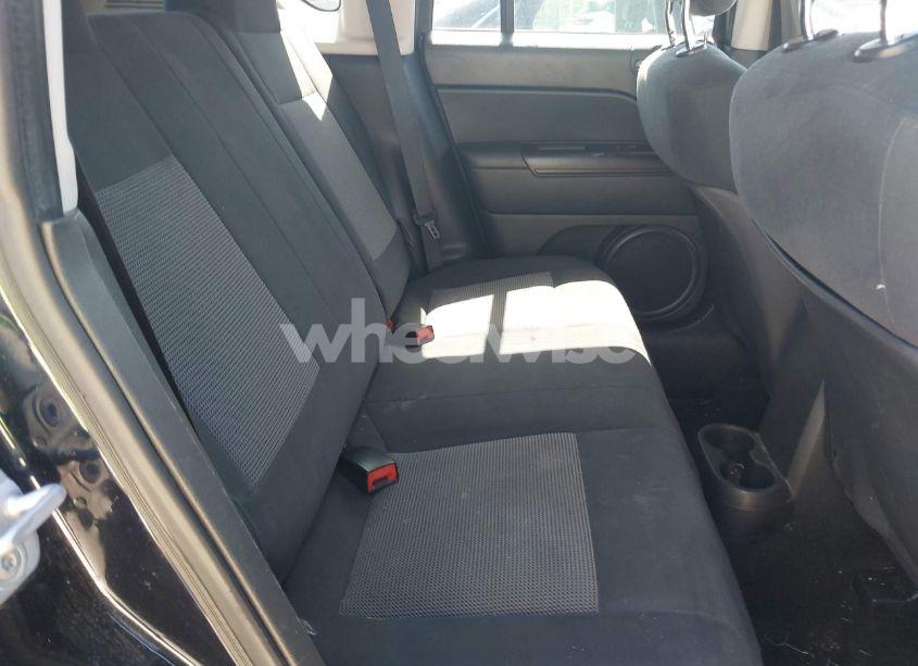 Photo 8 of 2011 Jeep Compass (VIN 1J4NT1FB6BD195524)