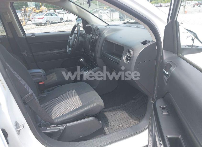 Photo 5 of 2011 Jeep Compass (VIN 1J4NT1FB6BD253308)