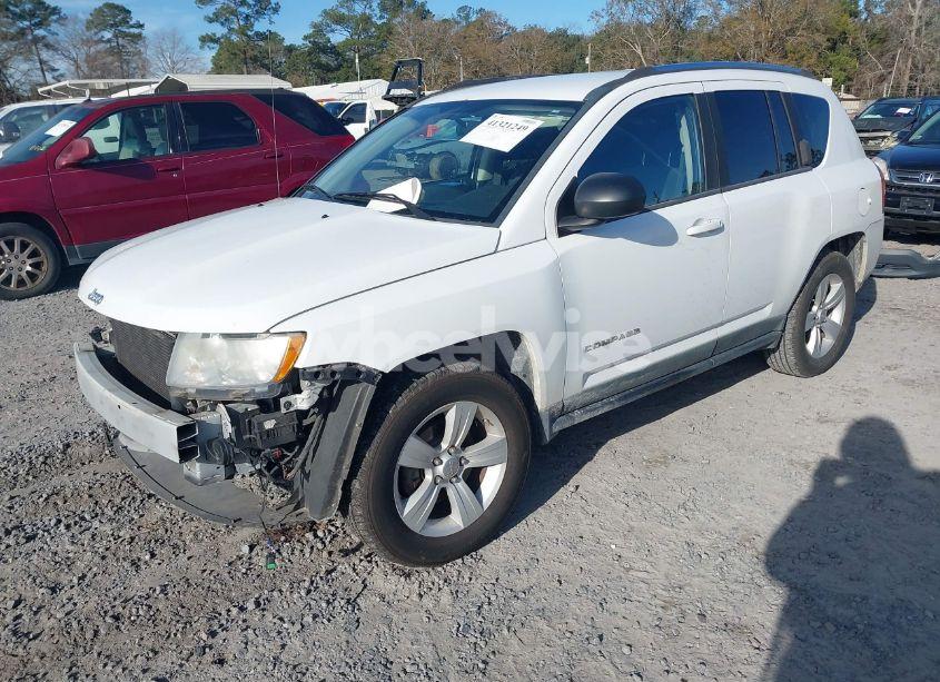 Photo 2 of 2011 Jeep Compass (VIN 1J4NT1FB7BD172639)