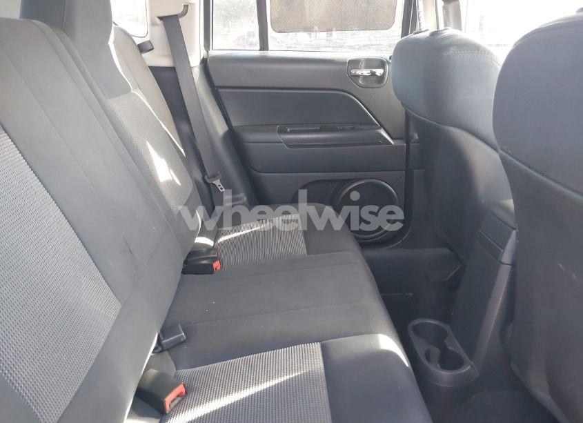 Photo 8 of 2011 Jeep Compass (VIN 1J4NT1FB7BD172639)