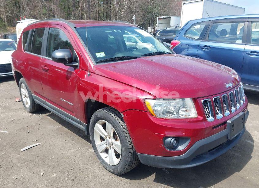 2011 Jeep Compass (VIN 1J4NT1FB8BD170401) main photo