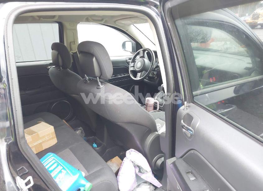 Photo 8 of 2011 Jeep Compass (VIN 1J4NT1FB8BD194438)