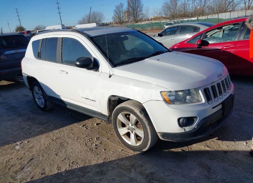 2011 Jeep Compass (VIN 1J4NT1FB9BD252816) main photo