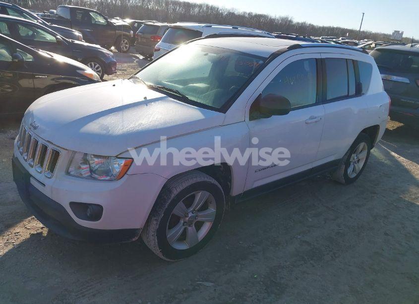 Photo 2 of 2011 Jeep Compass (VIN 1J4NT1FB9BD252816)