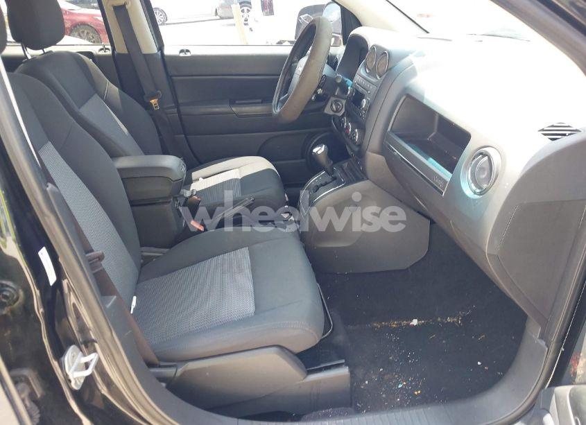 Photo 5 of 2010 Jeep Compass SPORT (VIN 1J4NT1FBXAD621214)