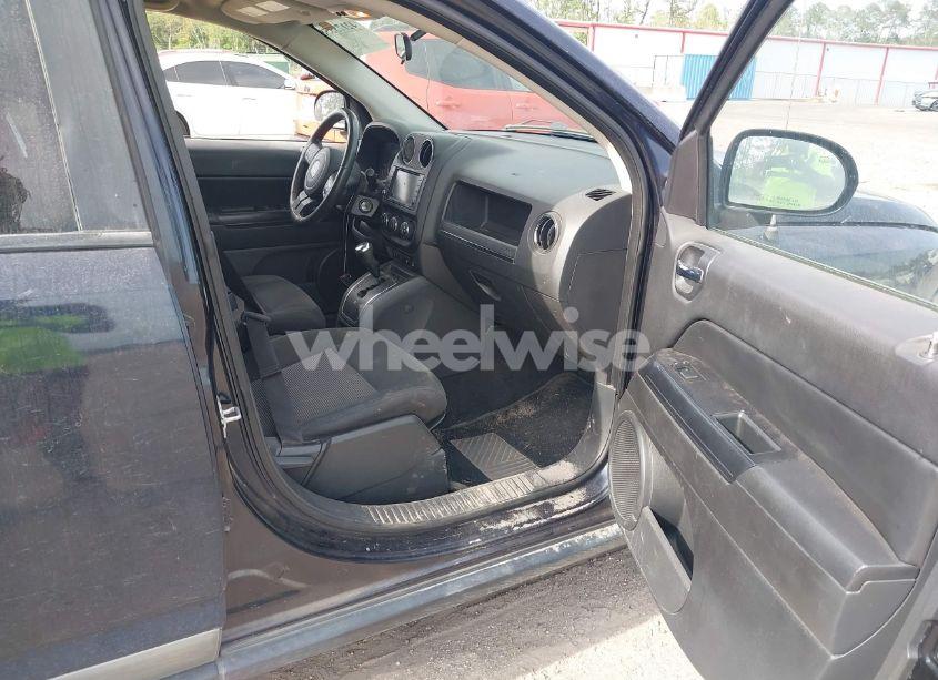 Photo 5 of 2011 Jeep Compass (VIN 1J4NT1FBXBD151512)