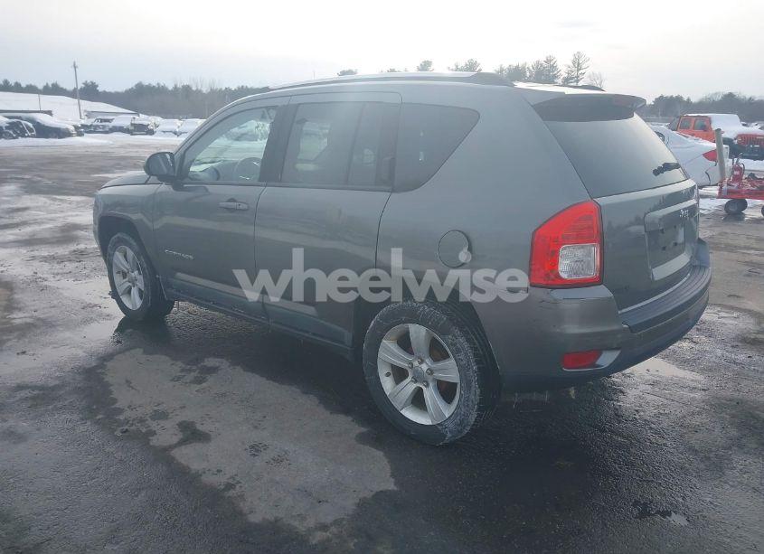 Photo 3 of 2011 Jeep Compass (VIN 1J4NT1FBXBD203947)