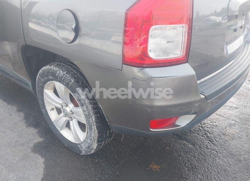 Photo 6 of 2011 Jeep Compass (VIN 1J4NT1FBXBD203947)