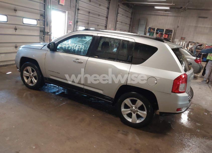 Photo 3 of 2011 Jeep Compass (VIN 1J4NT1FBXBD260990)