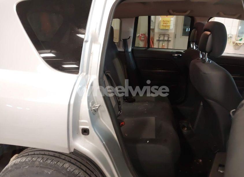 Photo 8 of 2011 Jeep Compass (VIN 1J4NT1FBXBD260990)