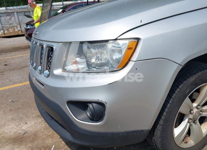 Photo 6 of 2011 Jeep Compass (VIN 1J4NT1FBXBD290734)