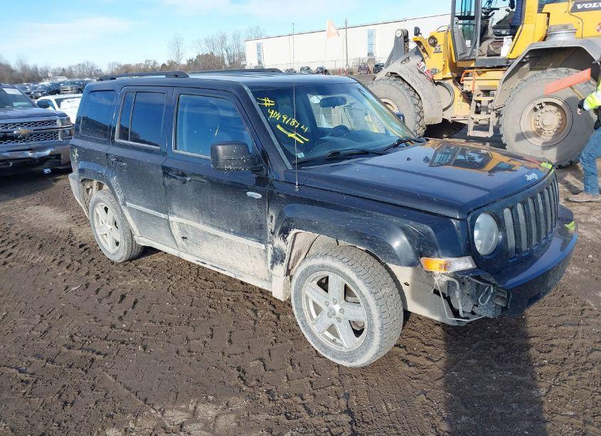 2010 Jeep Patriot SPORT (VIN 1J4NT1GA0AD621468) main photo