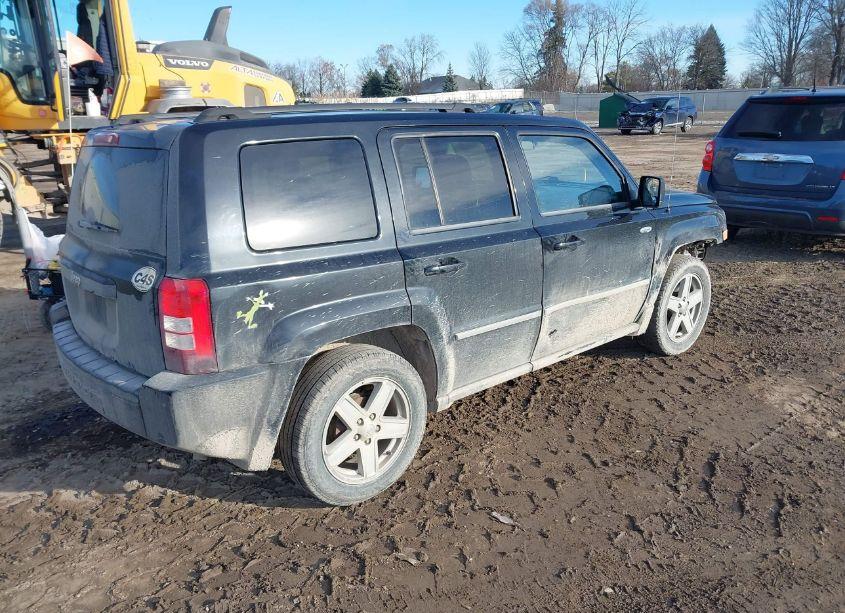 Photo 4 of 2010 Jeep Patriot SPORT (VIN 1J4NT1GA0AD621468)