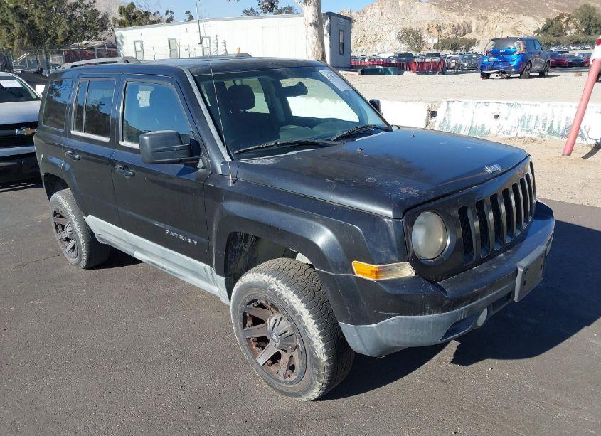 2011 Jeep Patriot SPORT (VIN 1J4NT1GA0BD171208) main photo