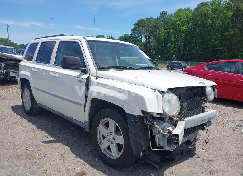 2010 Jeep Patriot SPORT (VIN 1J4NT1GA1AD621060) main photo