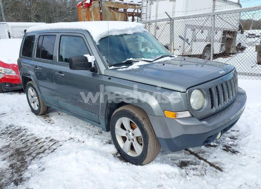 2011 Jeep Patriot SPORT (VIN 1J4NT1GA2BD285596) main photo