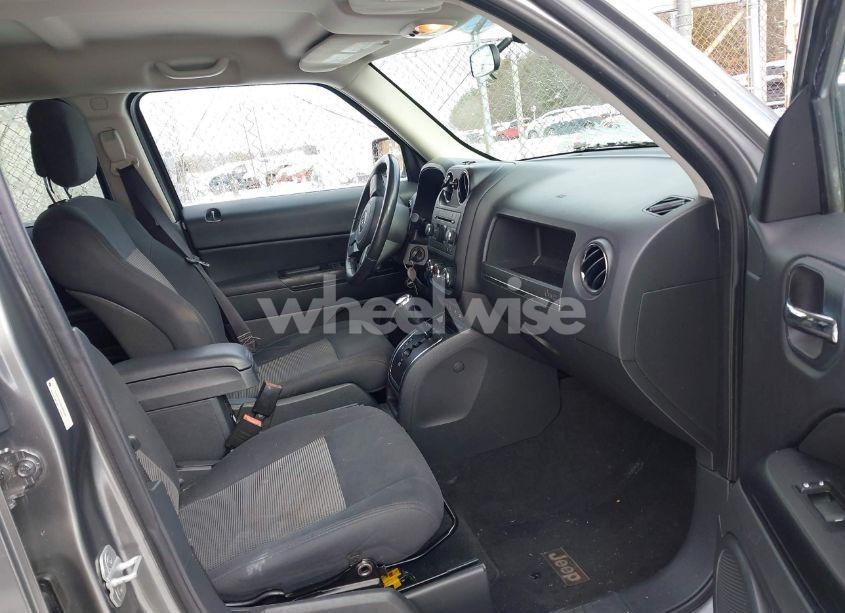 Photo 5 of 2011 Jeep Patriot SPORT (VIN 1J4NT1GA2BD285596)