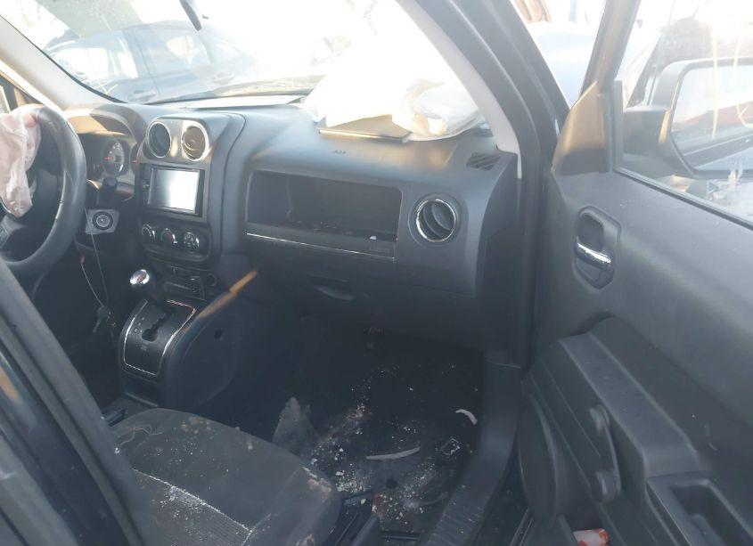 Photo 5 of 2011 Jeep Patriot SPORT (VIN 1J4NT1GA3BD105395)