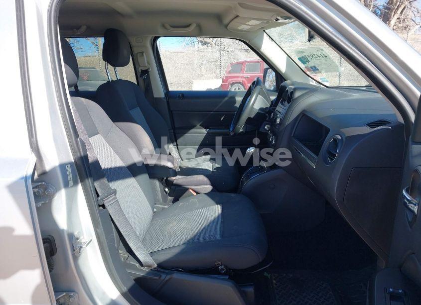 Photo 5 of 2010 Jeep Patriot SPORT (VIN 1J4NT1GA4AD638192)