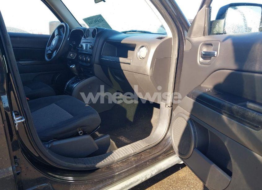 Photo 5 of 2011 Jeep Patriot SPORT (VIN 1J4NT1GA4BD208292)
