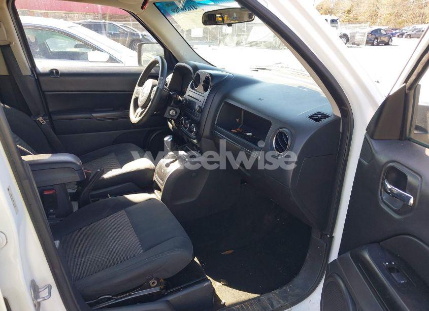 Photo 5 of 2011 Jeep Patriot SPORT (VIN 1J4NT1GA4BD271442)