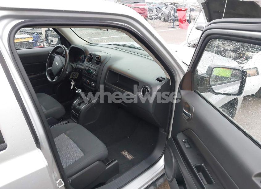 Photo 5 of 2010 Jeep Patriot SPORT (VIN 1J4NT1GA6AD676894)