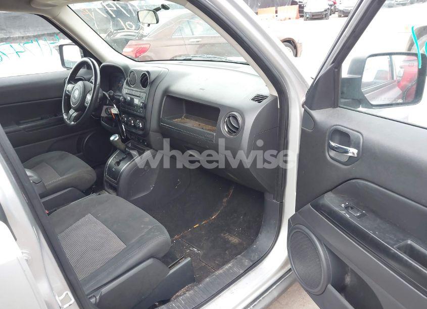 Photo 5 of 2011 Jeep Patriot SPORT (VIN 1J4NT1GA6BD112762)