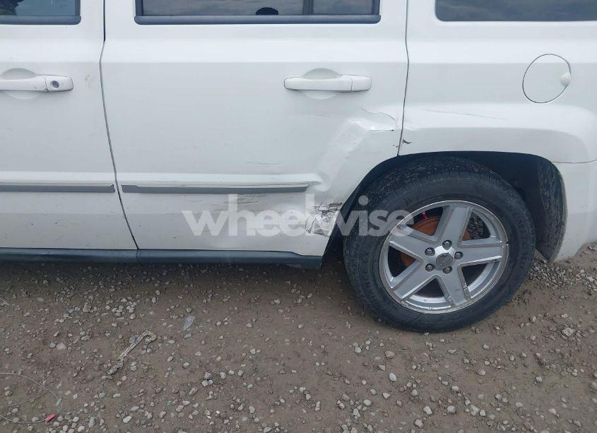 Photo 6 of 2010 Jeep Patriot SPORT (VIN 1J4NT1GA8AD621184)