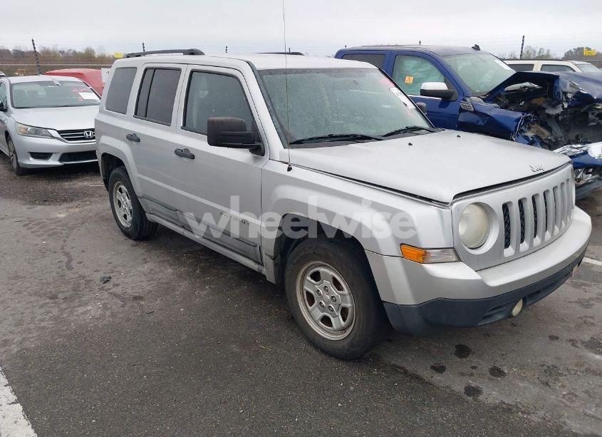 2011 Jeep Patriot SPORT (VIN 1J4NT1GA8BD142636) main photo