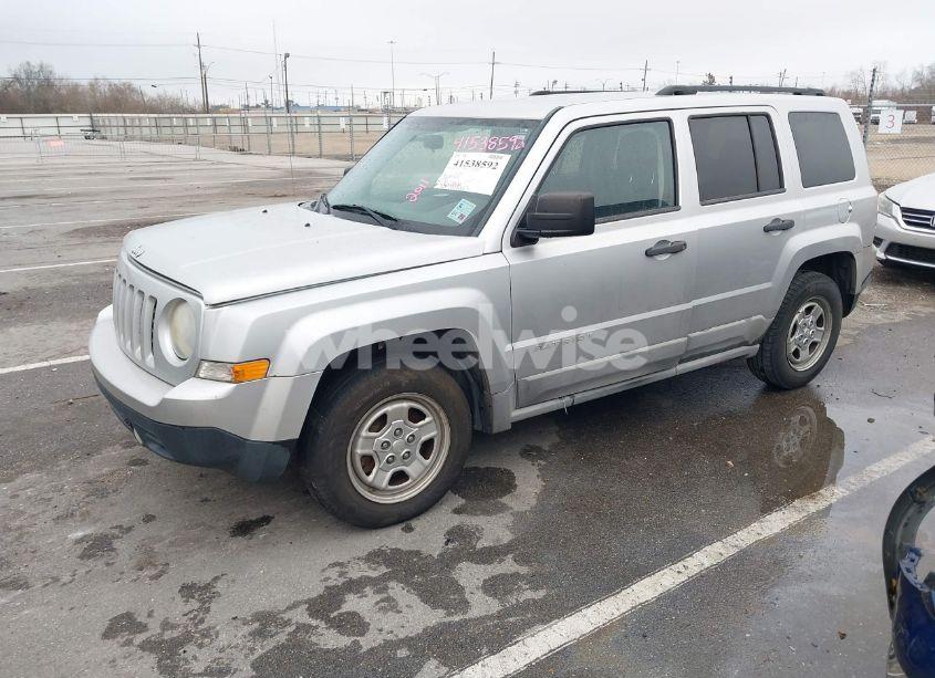 Photo 2 of 2011 Jeep Patriot SPORT (VIN 1J4NT1GA8BD142636)