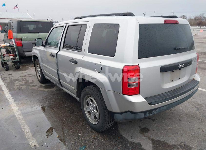 Photo 3 of 2011 Jeep Patriot SPORT (VIN 1J4NT1GA8BD142636)