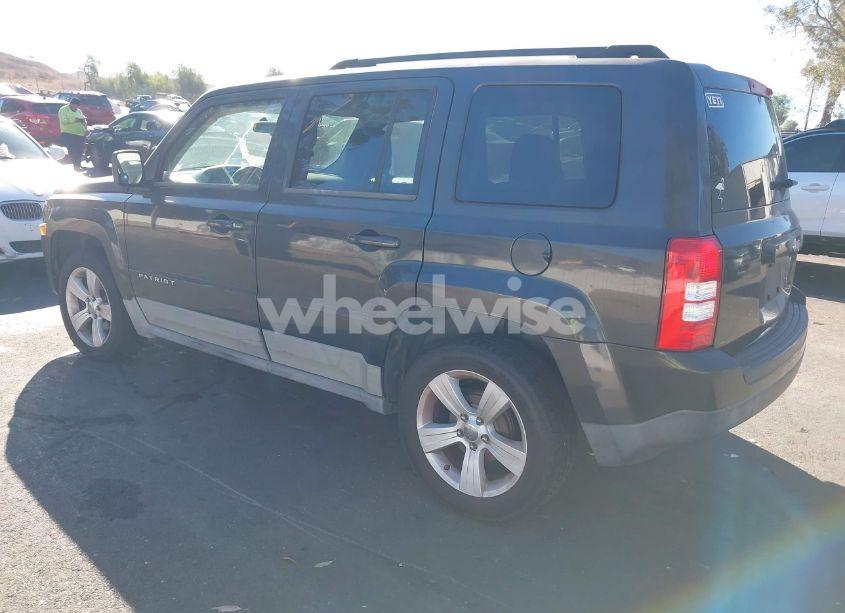 Photo 3 of 2011 Jeep Patriot SPORT (VIN 1J4NT1GA9BD124422)