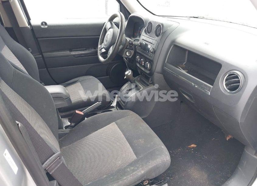 Photo 5 of 2011 Jeep Patriot SPORT (VIN 1J4NT1GAXBD230183)