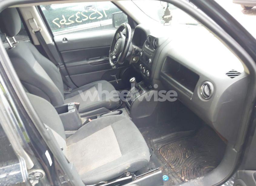 Photo 5 of 2011 Jeep Patriot SPORT (VIN 1J4NT1GB3BD146294)